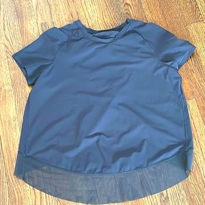 Lululemon top size 4 color black